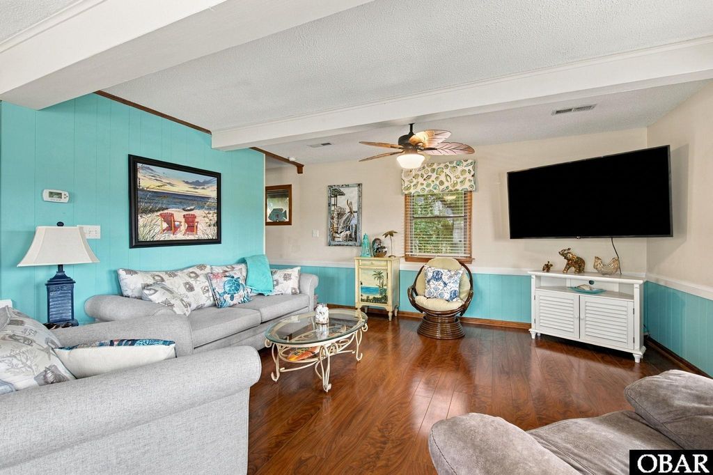Image 7 of property listing at 213 Amberjack Court, Nags Head, NC 27959