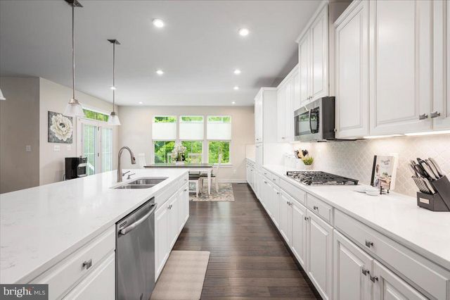 2 KNOB CREEK CT, Stafford, VA 22556