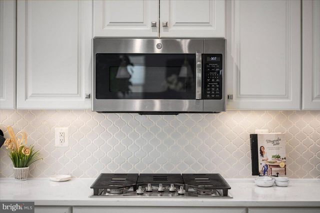 2 KNOB CREEK CT, Stafford, VA 22556
