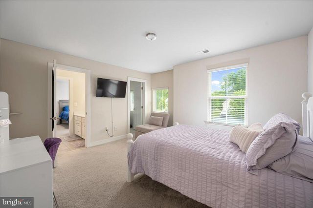 2 KNOB CREEK CT, Stafford, VA 22556
