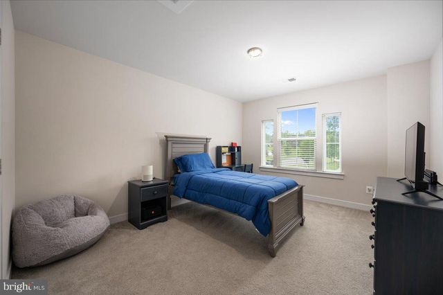 2 KNOB CREEK CT, Stafford, VA 22556