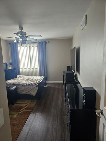 850 Wellington Avenue 415, Elk Grove Village, IL 60007