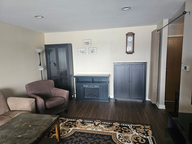 850 Wellington Avenue 415, Elk Grove Village, IL 60007