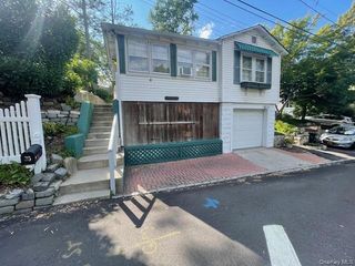 35 Youngs Hill Road, Huntington, NY 11743