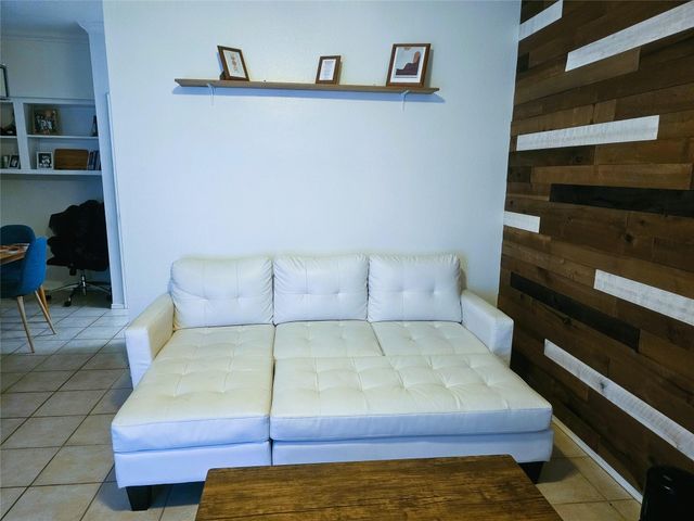 921 Marine Drive 214, Galveston, TX 77550
