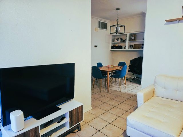 921 Marine Drive 214, Galveston, TX 77550