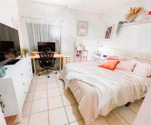921 Marine Drive 214, Galveston, TX 77550