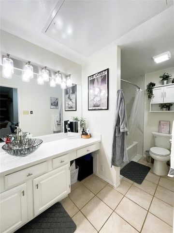 921 Marine Drive 214, Galveston, TX 77550