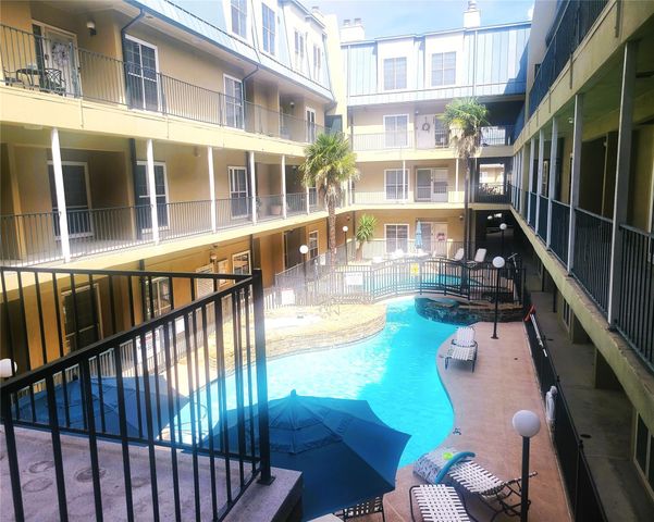 921 Marine Drive 214, Galveston, TX 77550