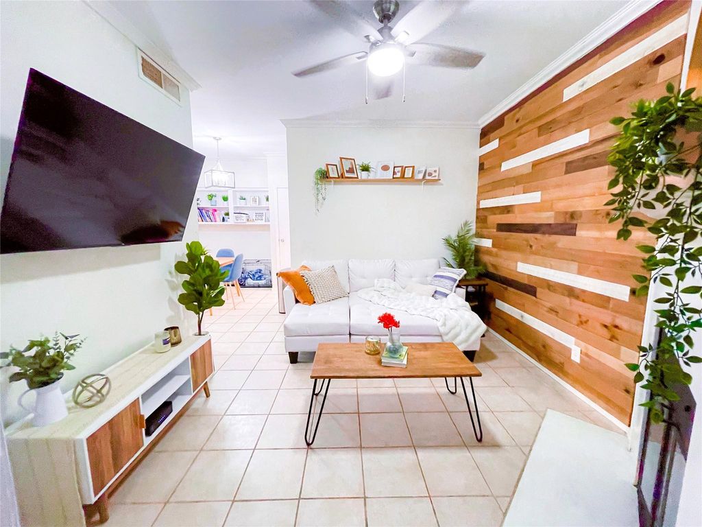 921 Marine Drive 214, Galveston, TX 77550