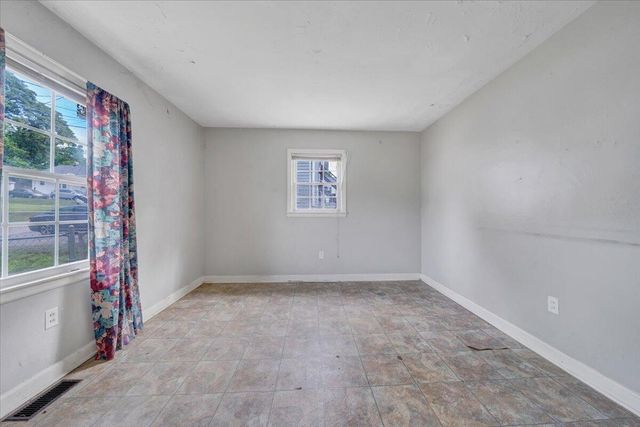 1919 Clinton AVE, Roanoke, VA 24013
