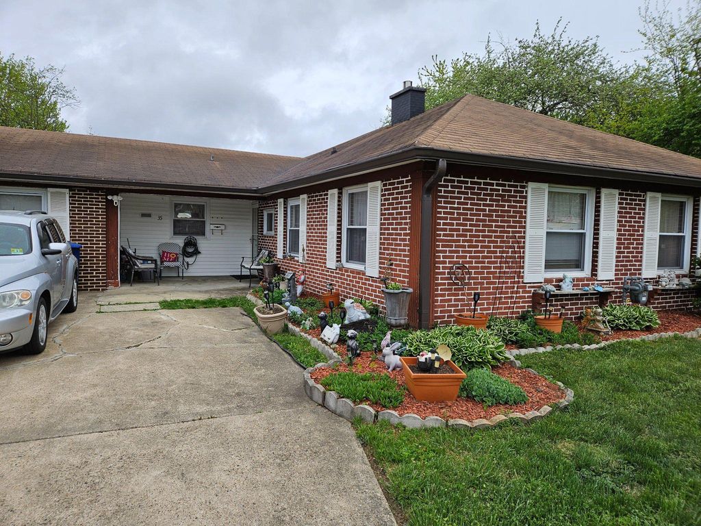 35 PICKWICK LN, Willingborough, NJ 08046