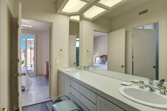 685 Box Canyon Trail, Palm Desert, CA 92211