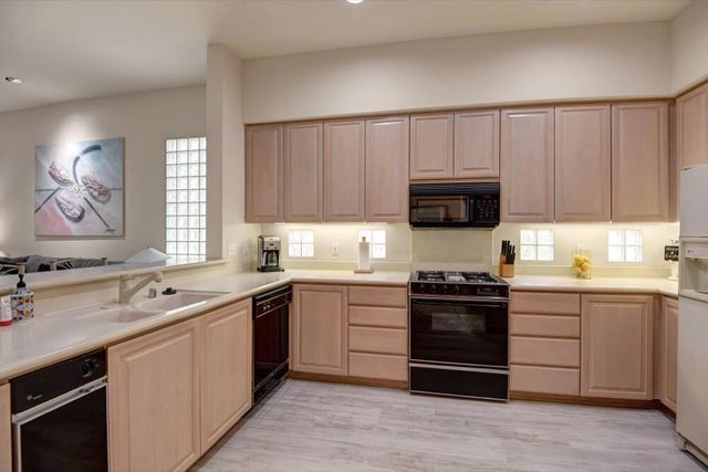 685 Box Canyon Trail, Palm Desert, CA 92211