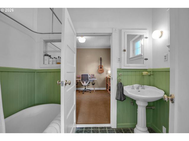 4731 Se 40TH Ave, Portland, OR 97202