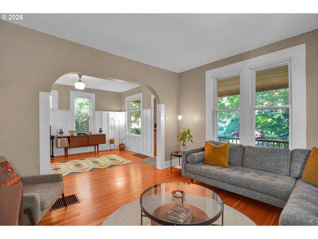 4731 Se 40TH Ave, Portland, OR 97202