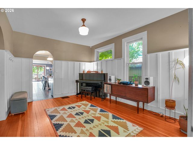 4731 Se 40TH Ave, Portland, OR 97202