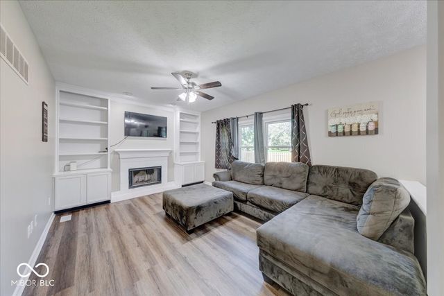 4847 Ashbrook Drive, Noblesville, IN 46062