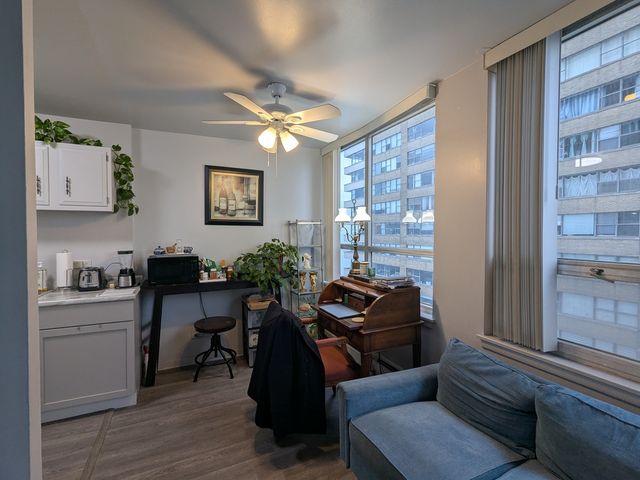 6171 N Sheridan Road 1408, Chicago, IL 60660