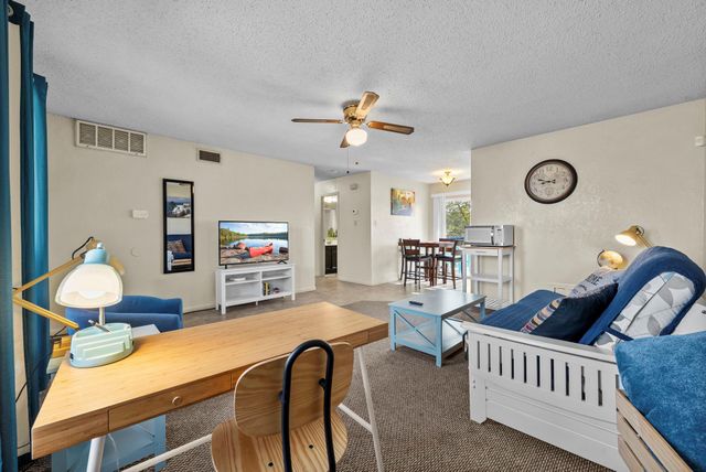 202 W Wheeler ST, Manor, TX 78653