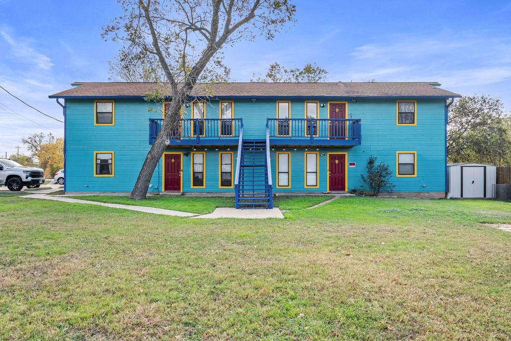 202 W Wheeler ST, Manor, TX 78653