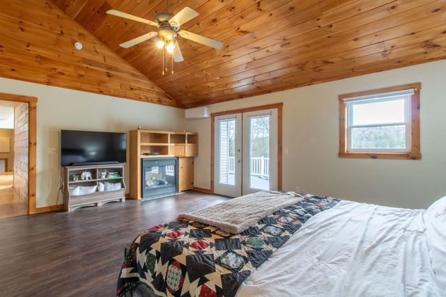 2111 Beebe Road, Derby, VT 05829