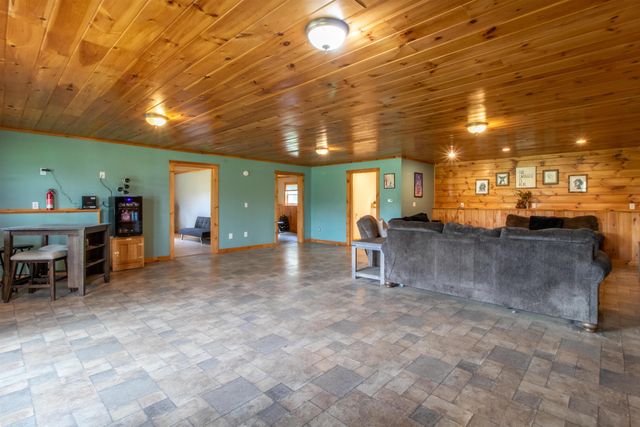 2111 Beebe Road, Derby, VT 05829