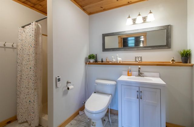 2111 Beebe Road, Derby, VT 05829