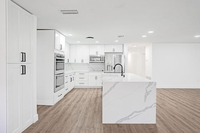 216 Bayberry Drive, Plantation, FL 33317