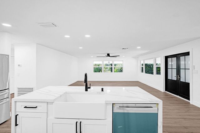 216 Bayberry Drive, Plantation, FL 33317