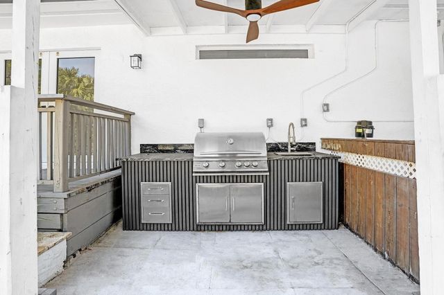 216 Bayberry Drive, Plantation, FL 33317