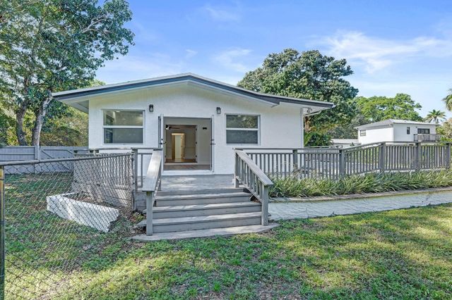 216 Bayberry Drive, Plantation, FL 33317