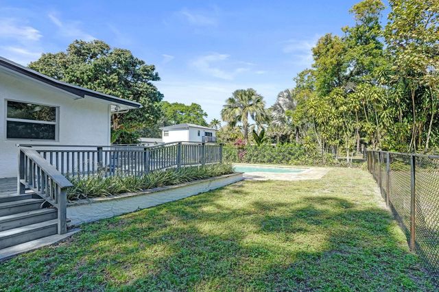 216 Bayberry Drive, Plantation, FL 33317