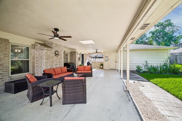 7611 Heritage Pines Drive, Humble, TX 77346