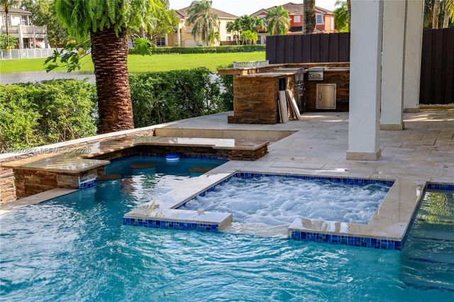 16473 SW 59th Ter, Miami, FL 33193