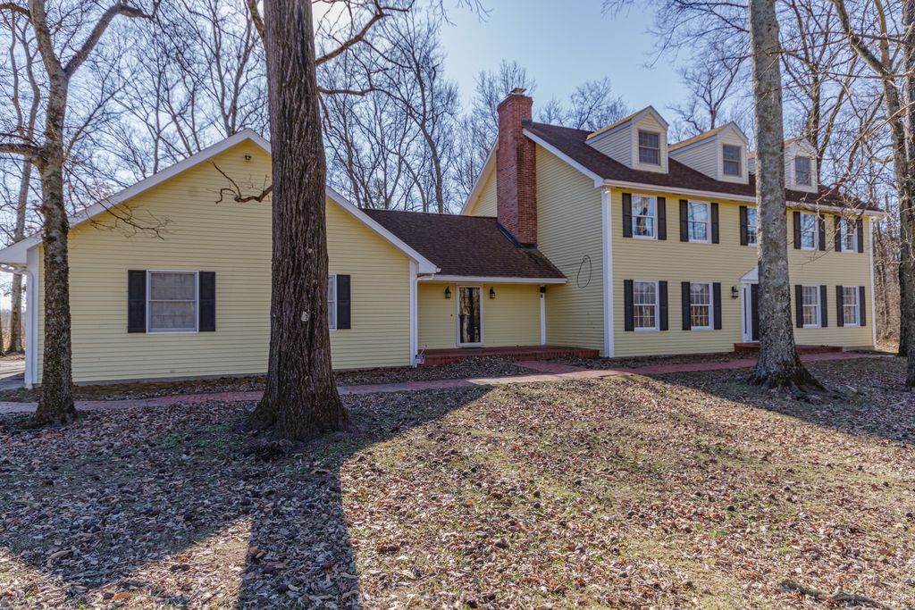 Image 2 of property listing at 4715 Richview Road, Mt Vernon, IL 62864