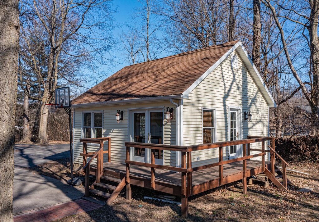 Image 13 of property listing at 4715 Richview Road, Mt Vernon, IL 62864