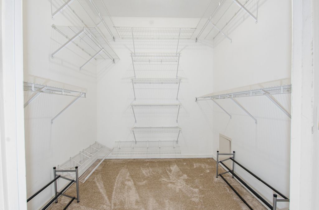 Image 31 of property listing at 4715 Richview Road, Mt Vernon, IL 62864