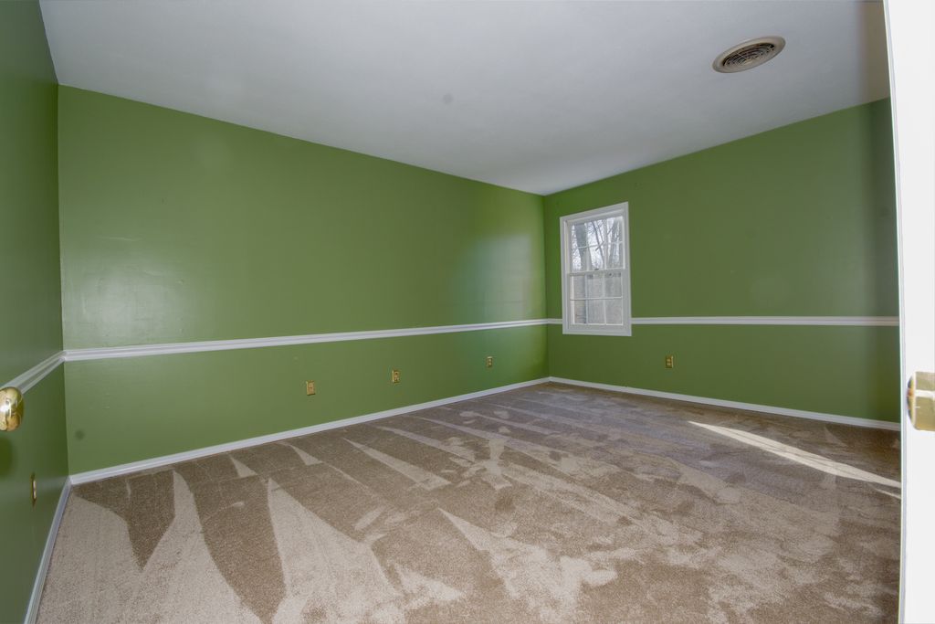 Image 32 of property listing at 4715 Richview Road, Mt Vernon, IL 62864