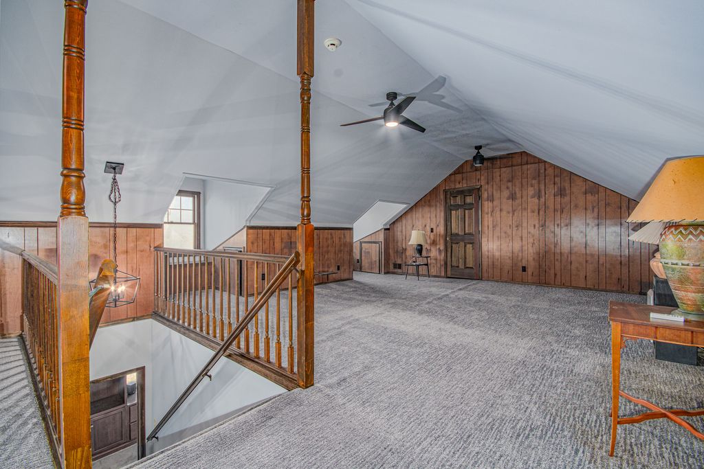 Image 37 of property listing at 4715 Richview Road, Mt Vernon, IL 62864