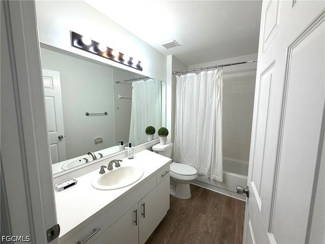 3740 Fieldstone BLVD 104, Naples, FL 34109