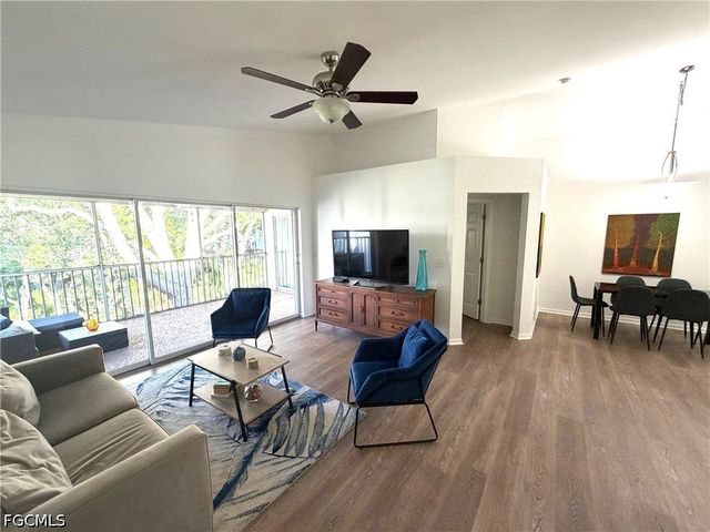 3740 Fieldstone BLVD 104, Naples, FL 34109