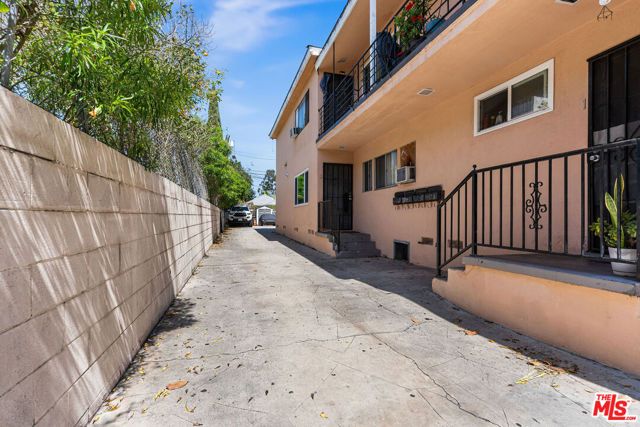 1335 E 21st Street, Los Angeles, CA 90011