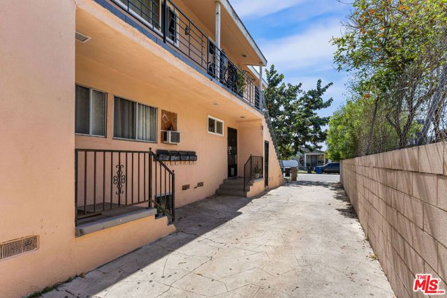 1335 E 21st Street, Los Angeles, CA 90011
