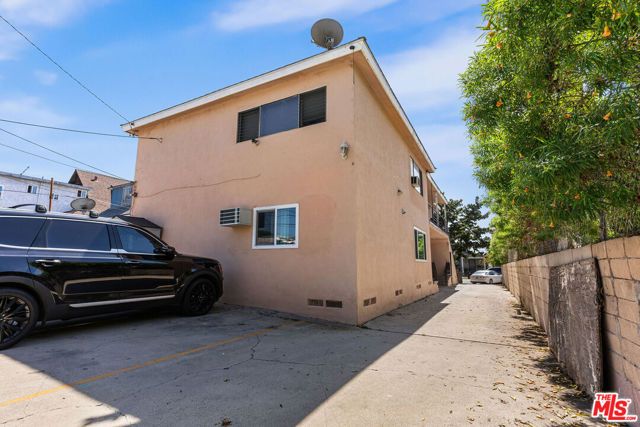 1335 E 21st Street, Los Angeles, CA 90011