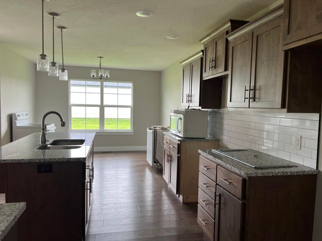 2803 E Auburn Hills Street, Republic, MO 65738