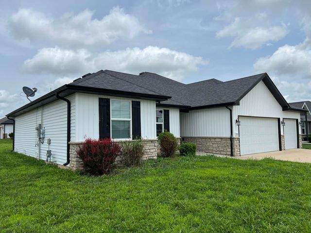 2803 E Auburn Hills Street, Republic, MO 65738
