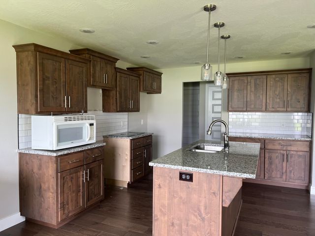 2803 E Auburn Hills Street, Republic, MO 65738