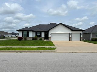 2803 E Auburn Hills Street, Republic, MO 65738
