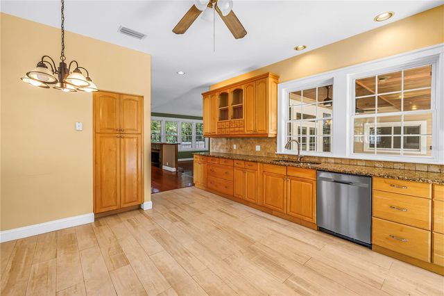 546 26TH AVENUE N, St Petersburg, FL 33704